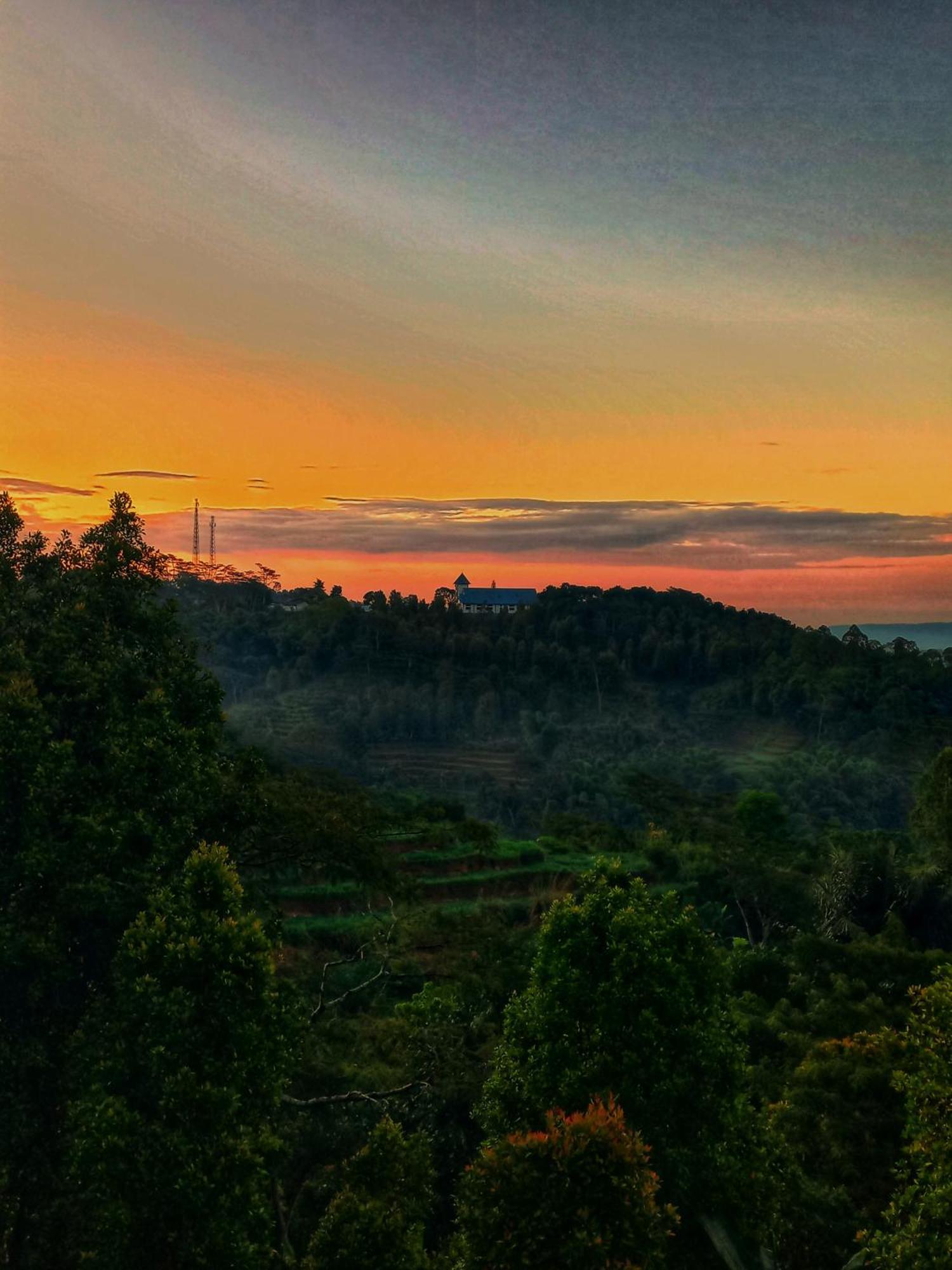 Sun Rice Homestay Ruteng Rum bild