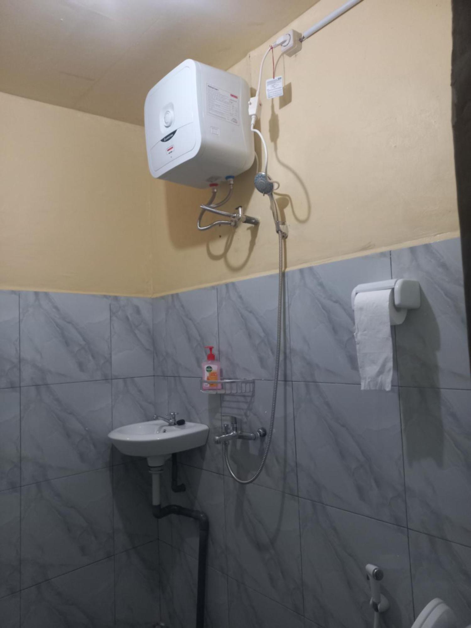 Sun Rice Homestay Ruteng Rum bild